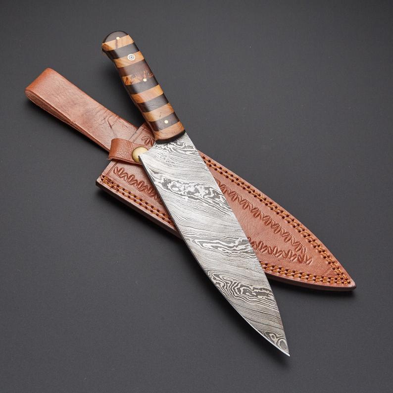 Handcrafted knife with a striking Damascus steel blade